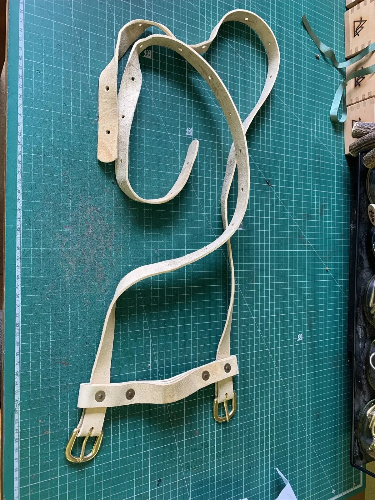 Leather blanket, bedroll & tarp carry straps with handle