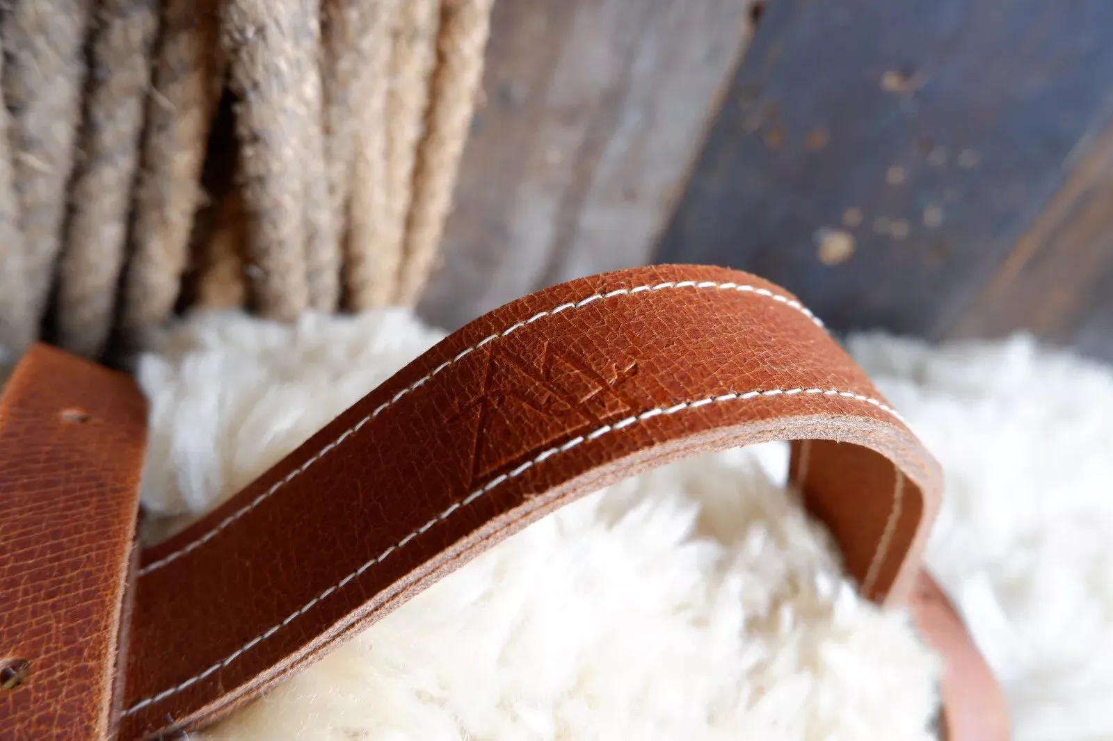Leather blanket, bedroll & tarp carry straps with handle
