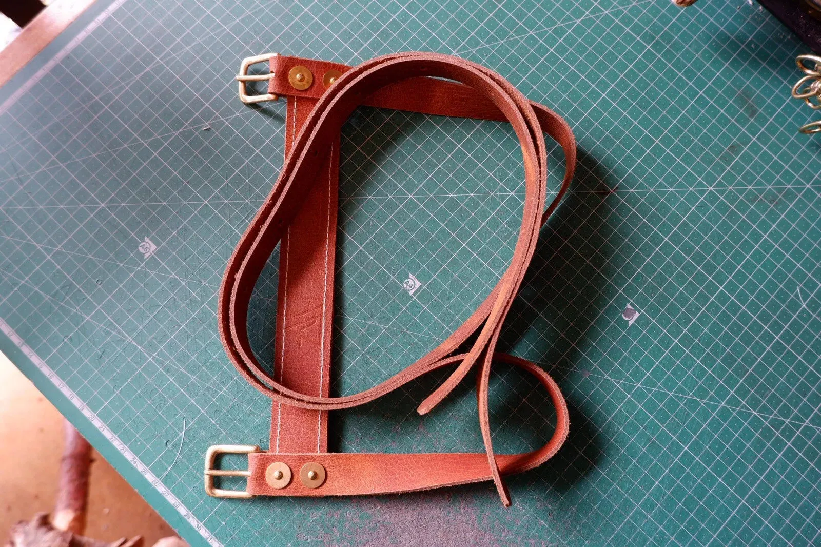 Leather blanket, bedroll & tarp carry straps with handle